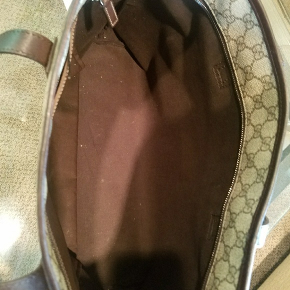 Authentic Gucci - Picture 4 of 7